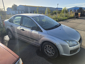 Ford Focus 1.6 74KW (3 foto / 10)