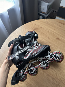 Роликовые коньки (2 фото из 3)