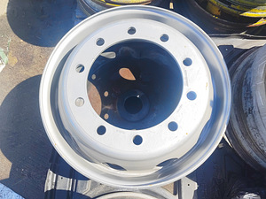 Veljed Michelin 22.5x9 (veoautole) (1 foto / 9)