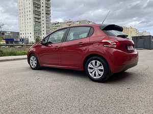 Peugeot 208 2015a automaat (4 foto / 8)