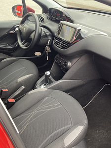 Peugeot 208 2015a automaat (5 foto / 8)