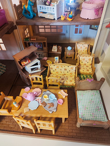 Sylvanian families дом+мебель и аксессуары+ 20 зверушек (5 фото из 10)