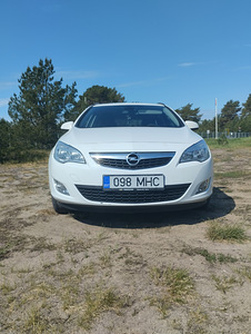 Müüa/vahetada opel astra j sportstourer 1.6 85kw (5 foto / 6)