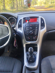 Müüa/vahetada opel astra j sportstourer 1.6 85kw (6 foto / 6)