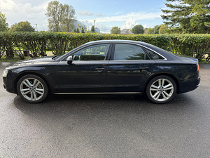 Audi A8 (8 foto / 11)