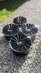 Motec 20xJ9 5x112 CB66,6 (6 фото из 7)