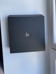 Müüa PS4 Pro + 2 pulti (hind on läbiräägitav) (2 foto / 3)