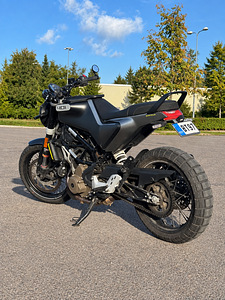 Husqvarna Svartpilen 401 (4 foto / 6)