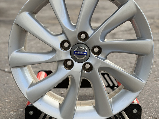 17" Volvo originaalveljed 5x108