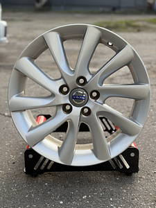 17" оригинальные диски Volvo 5x108 (1 фото из 9)