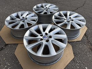 17" оригинальные диски Volvo 5x108 (2 фото из 9)