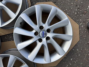 17" оригинальные диски Volvo 5x108 (4 фото из 9)