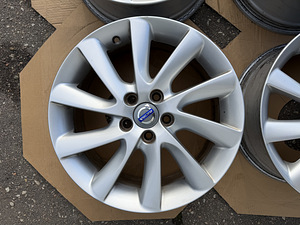 17" оригинальные диски Volvo 5x108 (5 фото из 9)