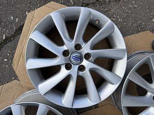 17" оригинальные диски Volvo 5x108 (7 фото из 9)