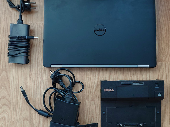 15" бизнес-ноутбук DELL Latitude E5570 + док-станция