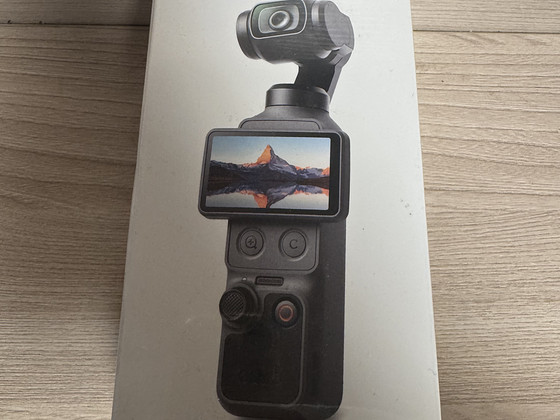 DJI Osmo Pocket 4 Essential Bundle Combo