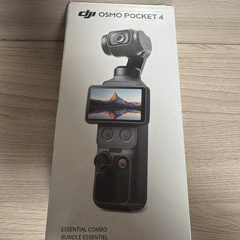 DJI Osmo Pocket 4 Essential Bundle Combo