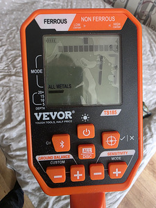 Metallidetektor Vevor (8 foto / 10)