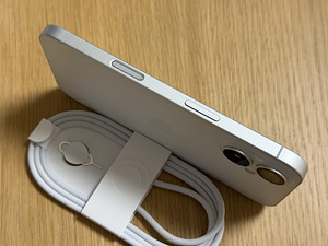 Apple IPhone 16 White 128GB uueväärne! Garantii 05.2028 (3 foto / 9)