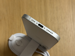 Apple IPhone 16 White 128GB uueväärne! Garantii 05.2028 (5 foto / 9)