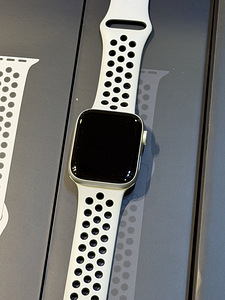 Apple Watch Series 6 44mm Nike Edition (2 фото из 4)