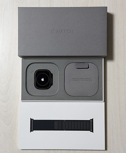 Apple Watch Ultra 2 49 мм, Black Ti, в хорошем состоянии. Аккумулятор 93% (1 фото из 7)