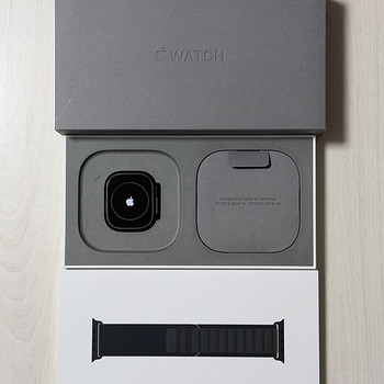 Apple Watch Ultra 2 49mm Black Ti v heas korras. Aku 93%