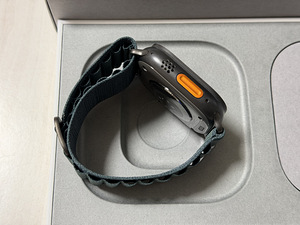 Apple Watch Ultra 2 49 мм, Black Ti, в хорошем состоянии. Аккумулятор 93% (3 фото из 7)