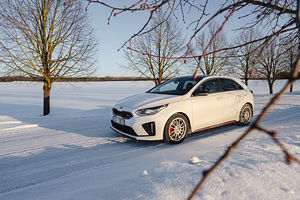 KIA Ceed GT 2019 (1 foto / 13)