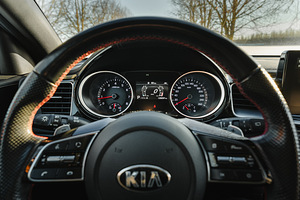 KIA Ceed GT 2019 (6 foto / 13)
