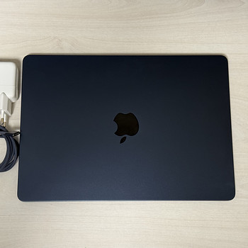 Apple Macbook Air 13 M3 8/256GB как новый!