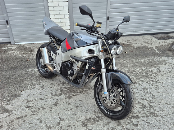SUZUKI GSX-R 600