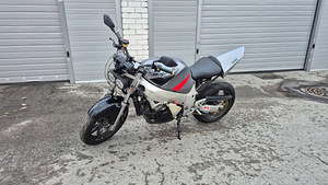 SUZUKI GSX-R 600 (2 foto / 10)