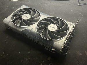 Видеокарта MSI GeForce RTX 5060 8GB (1 фото из 7)