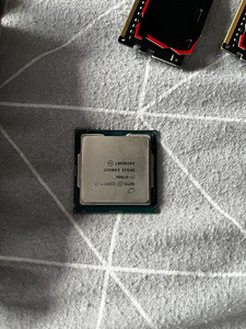 Intel core i7 9700k (1 foto / 2)