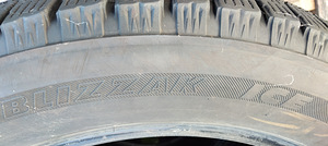 215/55 R18 BRIDGESTONE, HANKOOK (9 foto / 10)