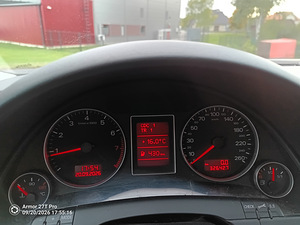 Audi A4 quattro 1.8 120+40 кВт (8 фото из 8)