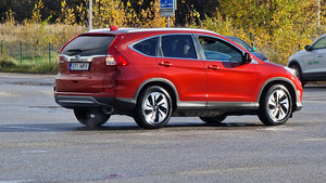 HONDA CR-V (2 фото из 6)