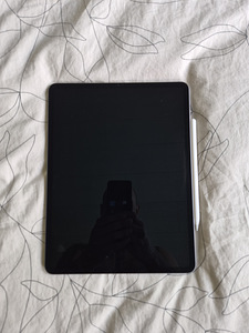 iPad pro 12.9" 6th gen (3 foto / 3)