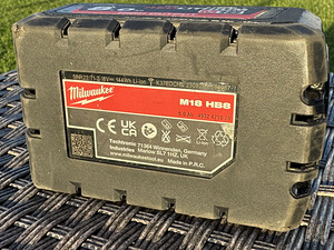 Milwaukee aku 8.0Ah (2 foto / 2)