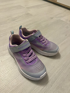 Кроссовки Skechers (1 фото из 3)