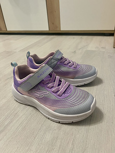 Кроссовки Skechers (2 фото из 3)