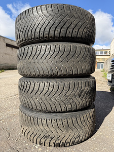 17" Volkswagen originaalveljed 5x112 + 215/60/17 talverehvid (2 foto / 8)