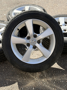 16" оригинальные диски Mazda 5x114,3 + летние шины 205/55/16 5 мм (1 фото из 7)
