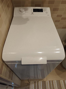 Стиральная машина Electrolux (2 фото из 3)