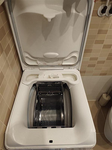 Стиральная машина Electrolux (3 фото из 3)
