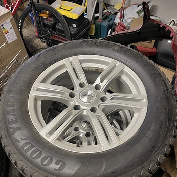 M: Toyota talverattad 6x139.7 Goodyear
