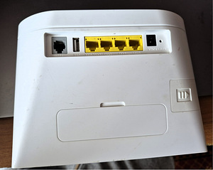 Продам рутер Huawei (5 фото из 6)