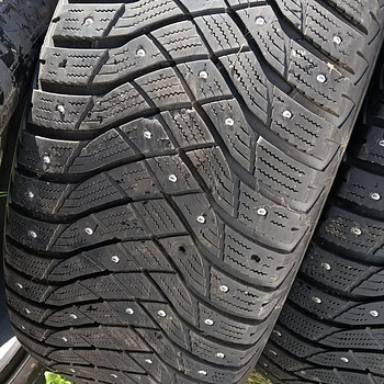 255 55 18 GoodYear UltraGrip Arctic 2