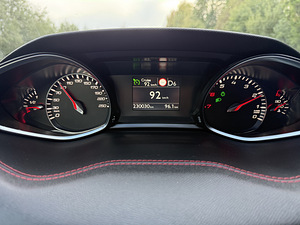 Peugeot 308 GT (7 foto / 14)
